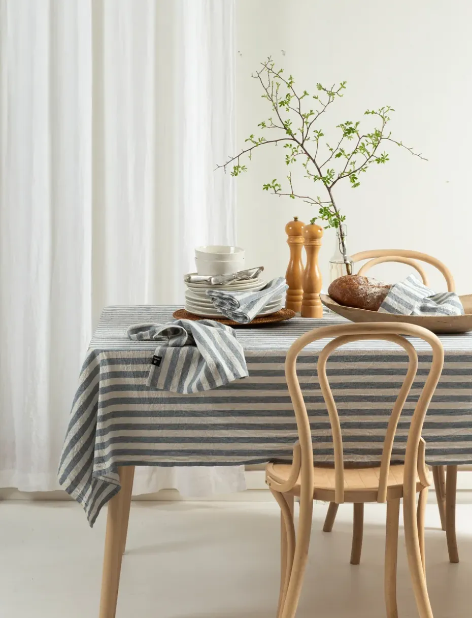 Riviera tafellaken 145x330 cm., Azur
