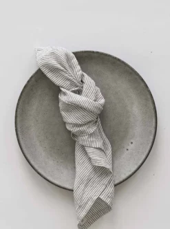 Washed linen servet, Pinstripe